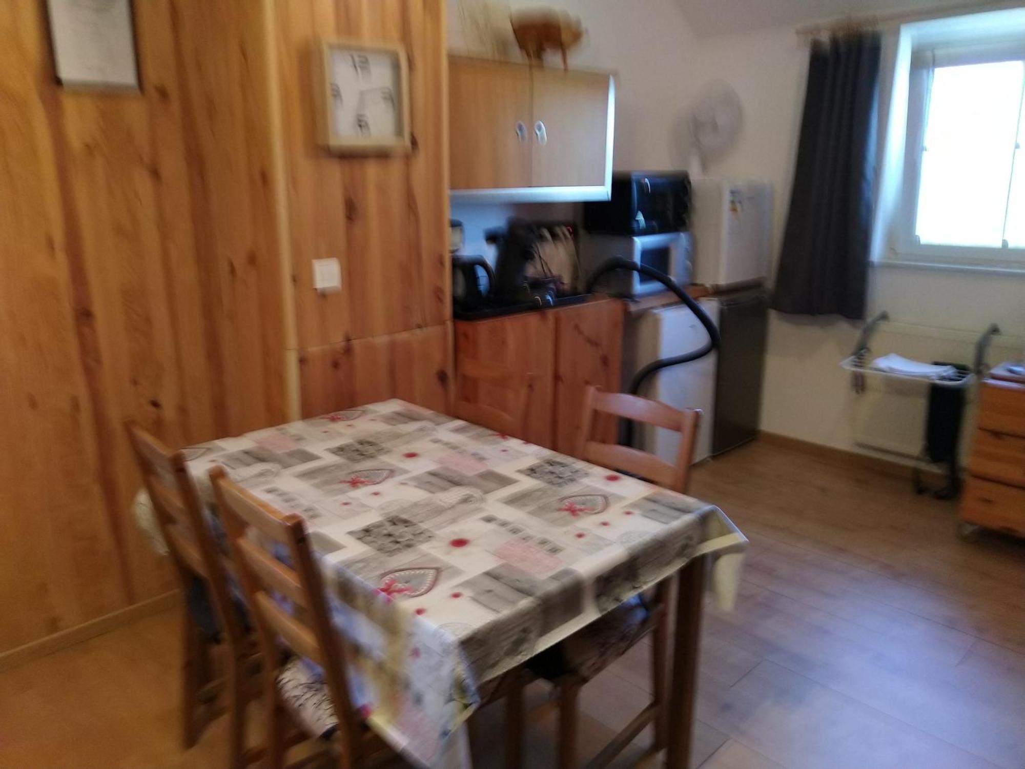 Cozy Apartment In Paliseul With Garden Carlsbourg Eksteriør bilde
