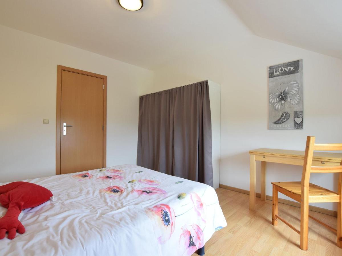 Cozy Apartment In Paliseul With Garden Carlsbourg Eksteriør bilde
